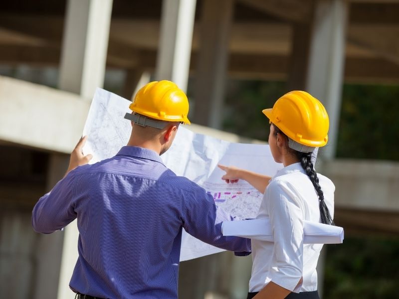 Quản lý xây dựng  là một ngành nghề khá phức tạp với mức lương cao tương xứng